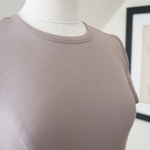 Athleta Signature Rib Crop Tee Size Small in Color Pyrite - Picture 8 of 12